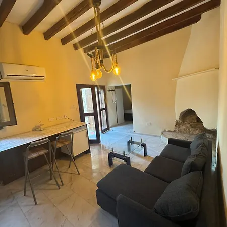 Cozy With Fireplace Apartman