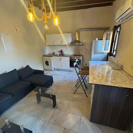 Cozy With Fireplace *