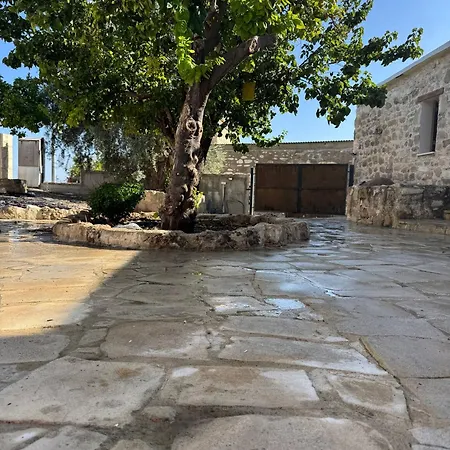 Cozy With Fireplace דירה Marathounta