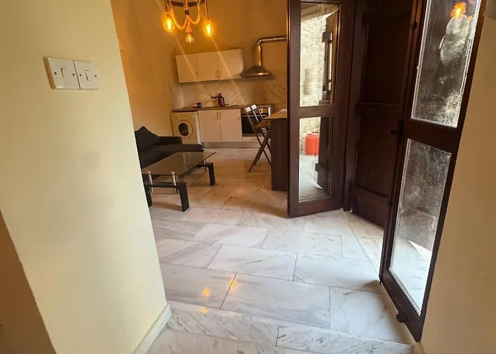 Cozy With Fireplace *