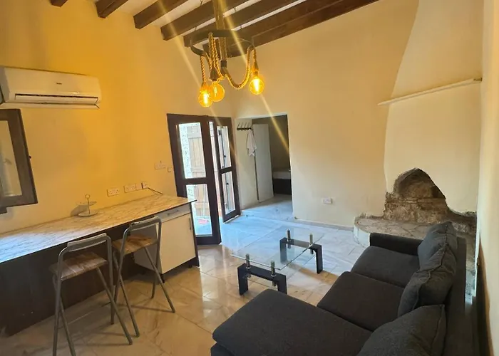 Cozy With Fireplace Apartmán